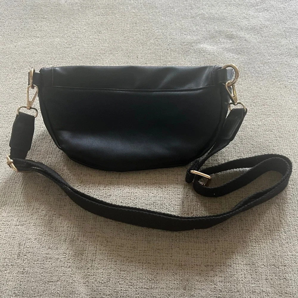 Lovesac Crossbody Belt Bag Black Faux Rattan Woven Fanny Pack Gold Hardware
